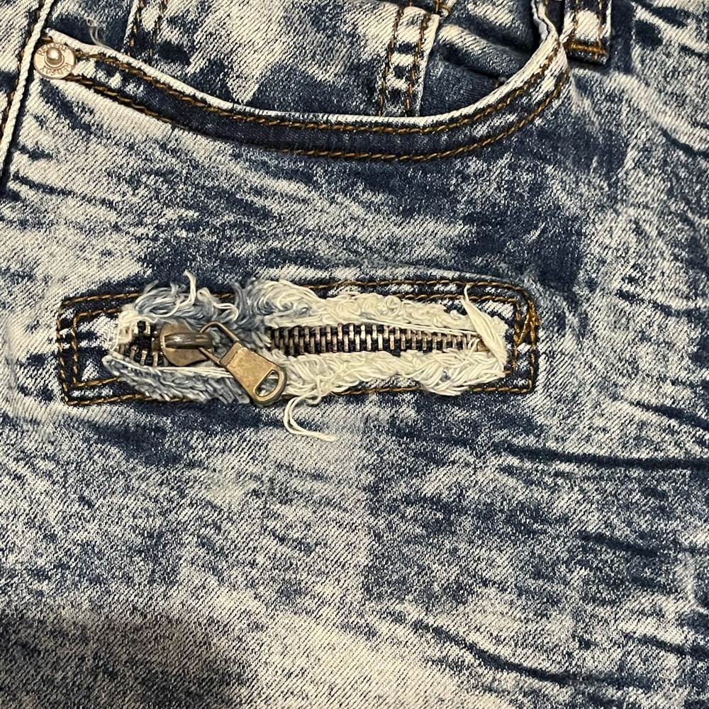 RedFox Distressed Jeans - Picture 5 of 8